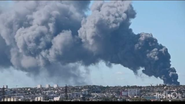Rungis, the largest wholesale fresh produce market in the world is on fire in Paris