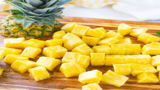 The INCREDIBLE Health Benefits Of PINEAPPLE